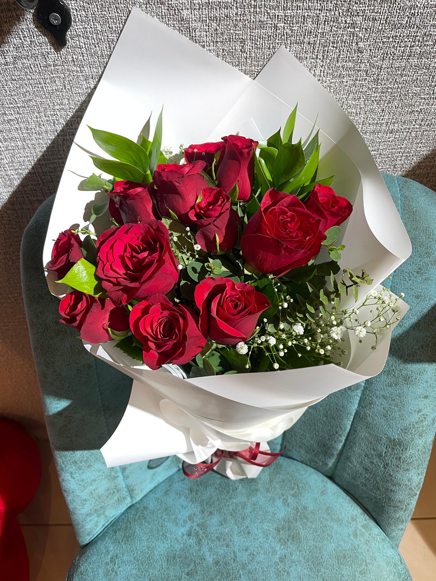 Red roses bouquet ..