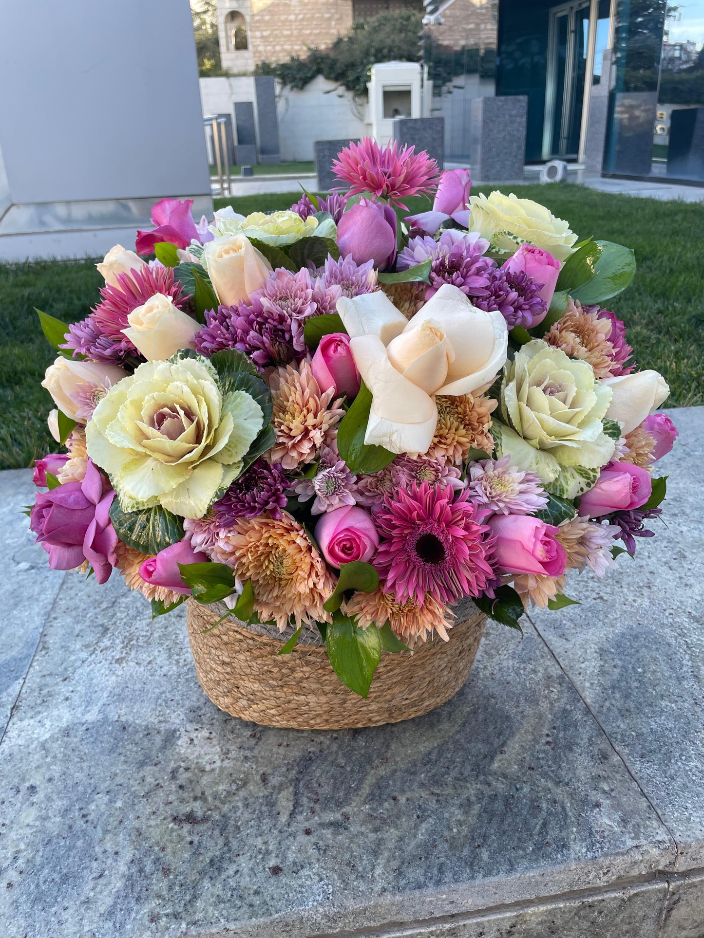Elegant Mixed flowers basket ..
